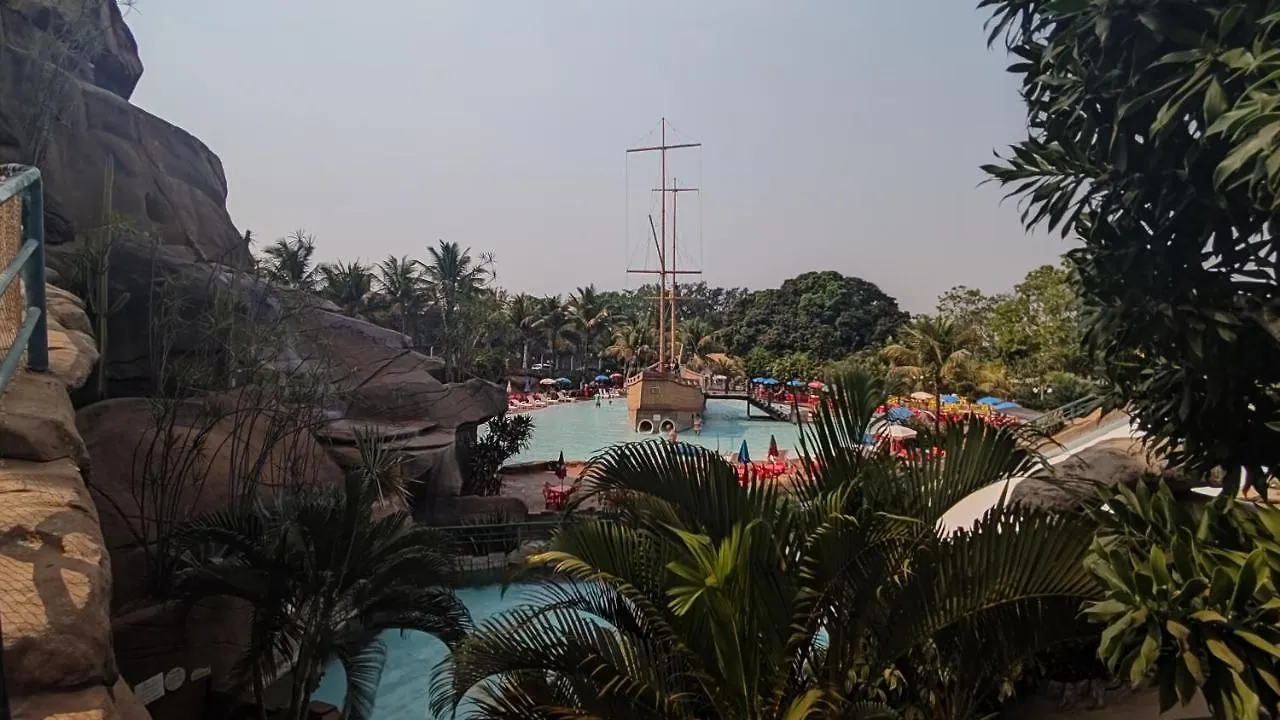 Piazza Diroma Acqua Parque E Splash Villa Caldas Novas Feriehus