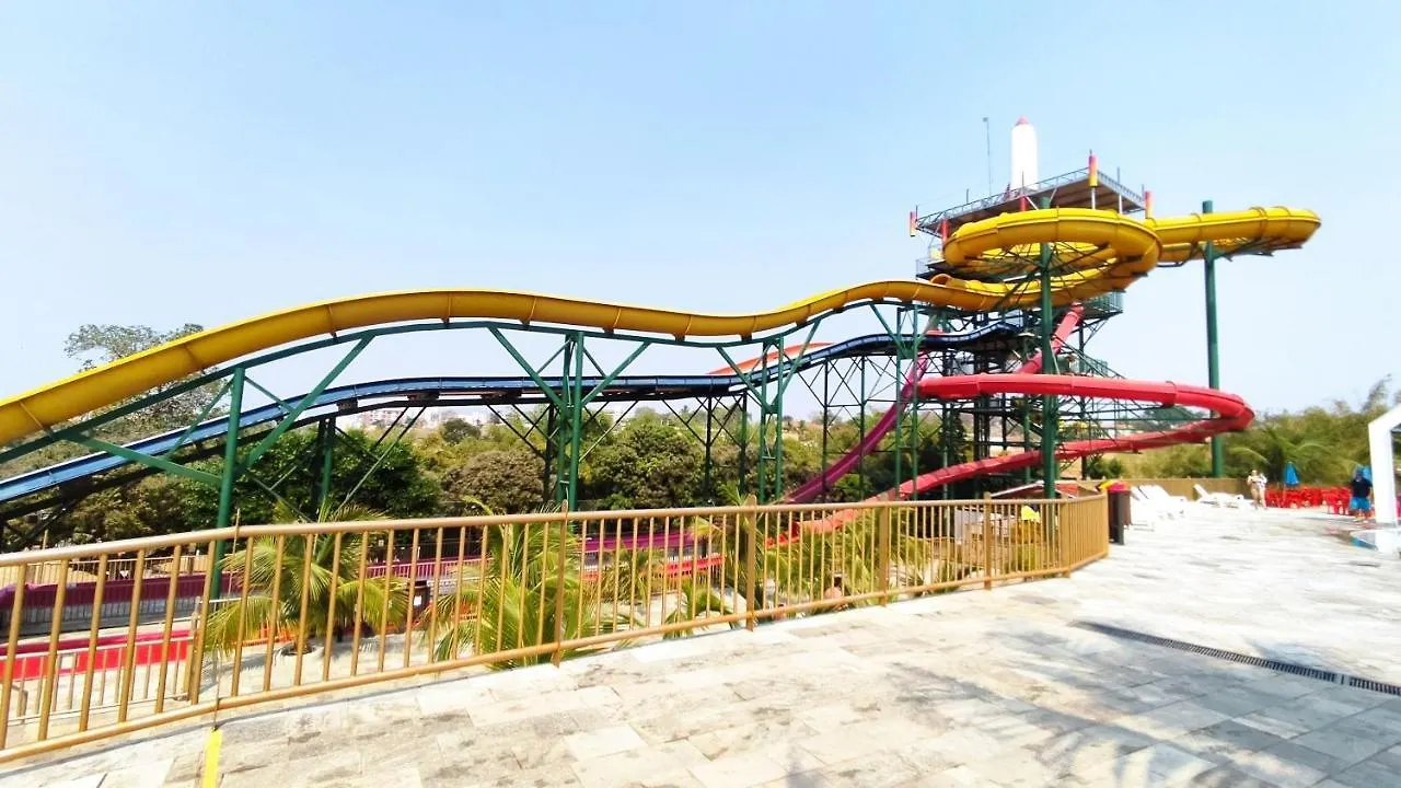 Piazza Diroma Acqua Parque E Splash Villa Caldas Novas