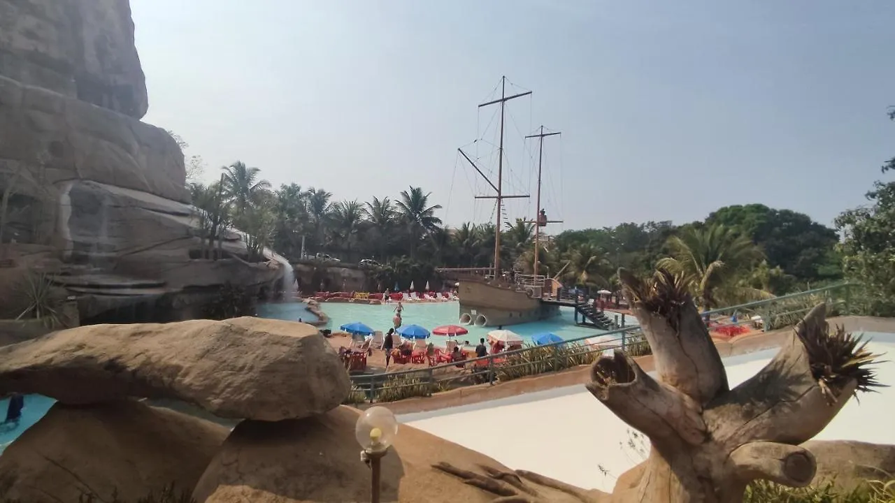 Feriehus Piazza Diroma Acqua Parque E Splash Villa Caldas Novas