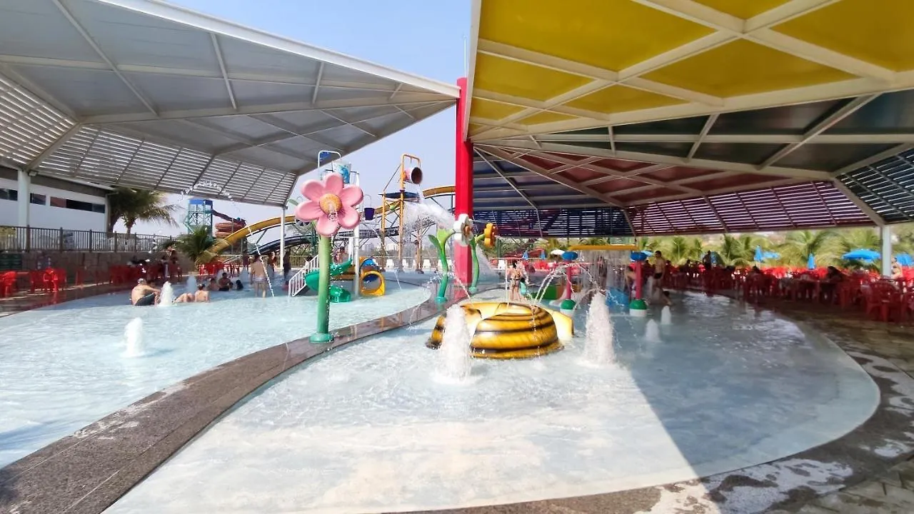 Piazza Diroma Acqua Parque E Splash Villa Caldas Novas Brasilien